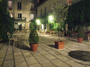Logis Hotel De France Loches Bagian luar foto