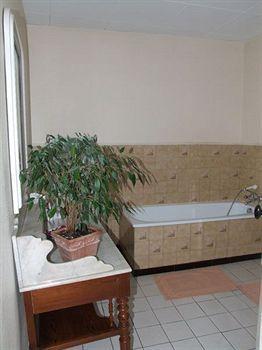 Logis Hotel De France Loches Bagian luar foto